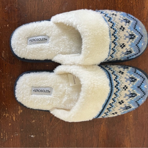 AEROSOLES Cozy Blue and Cream Slippers - Picture 3 of 5